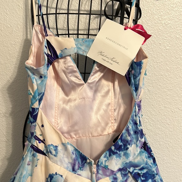 Gorgeous Madeline Gardner prom Dress Size 4 - Picture 5 of 16